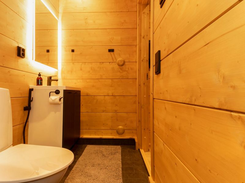 Pieni Rantahuvila kylpyhuone