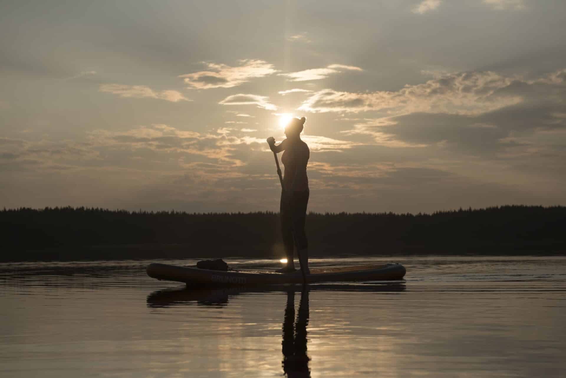 Suppausta auringonlaskun aikaan