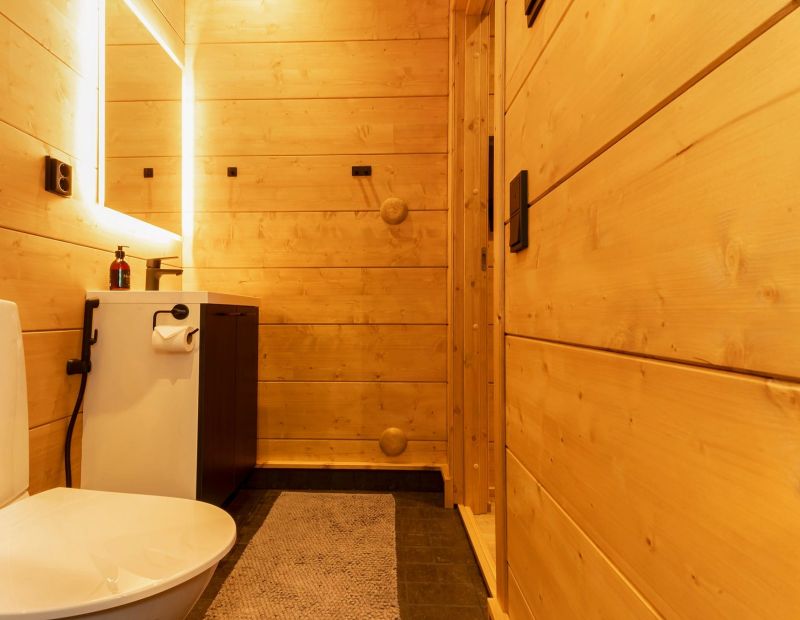 Pieni Rantahuvila kylpyhuone